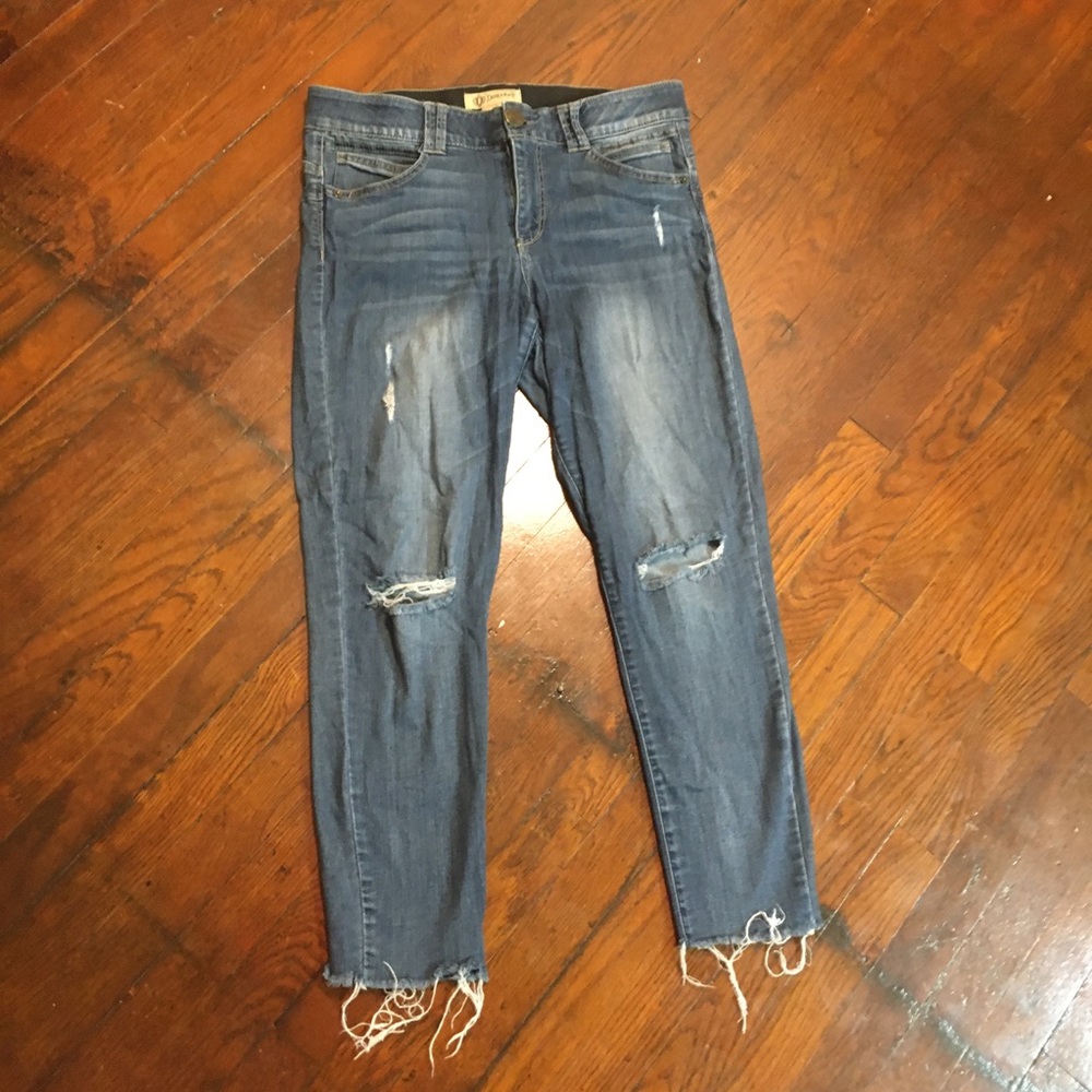 Democracy Slimming Stretch Denim Jeans Distressed